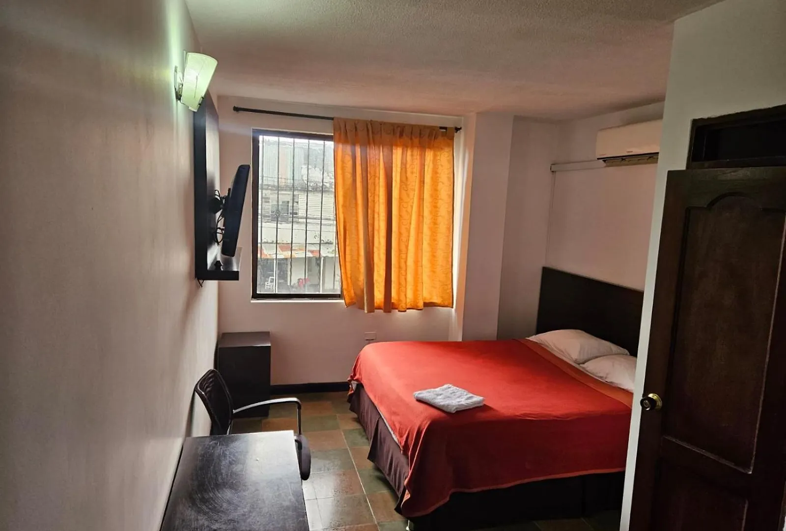 קאלי Hotel Champagnat 0*,  קולומביה
